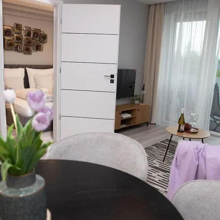 Marina Luxury Aparment ケストヘイ